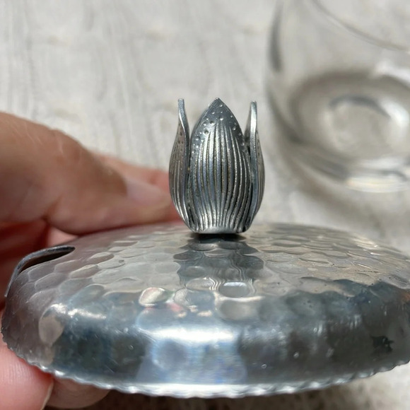 Vintage MCM Hammered Aluminum And Glass Jelly Jar With Lid with flowering knob - Picture 5 of 8